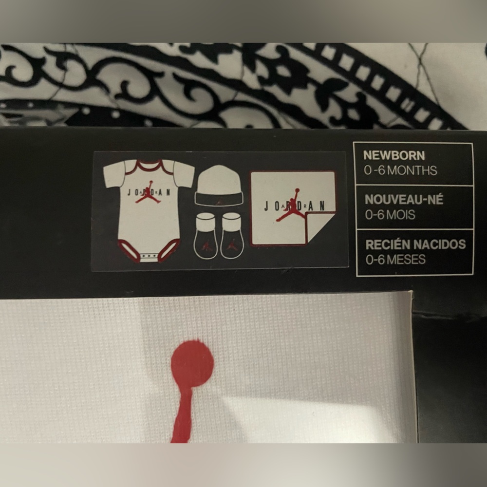 Jordan 4 piece set - Picture 2 of 2